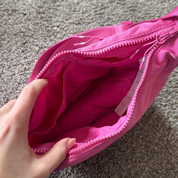 Fabletics Sling Bag - Picture 4 of 6